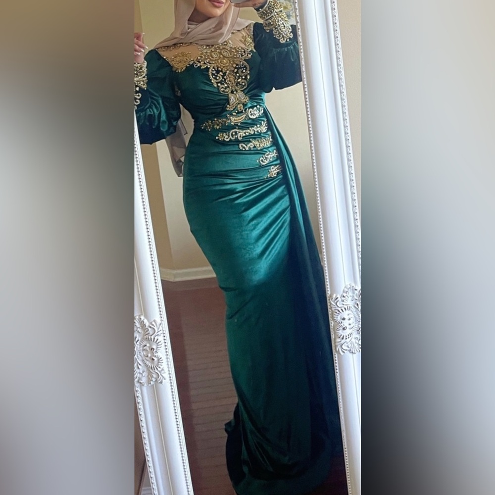 Luxury custom made velvet maxi from a designer shop Zana Altier